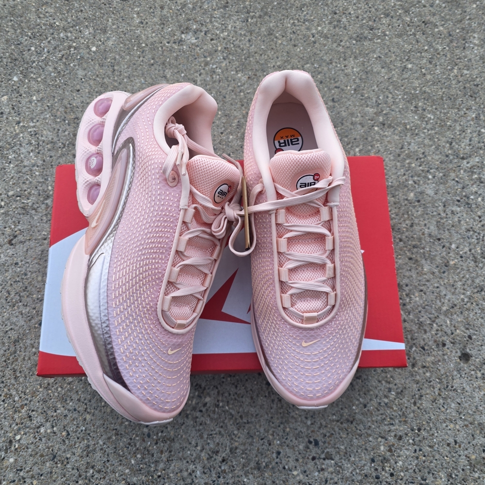 Nike Women's Blush Pink Air Max Shoes Women Size 7.5